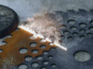 Suprafața angrenajului după îndepărtarea ruginii cu laser - coroziunea este eliminată, substratul este conservat