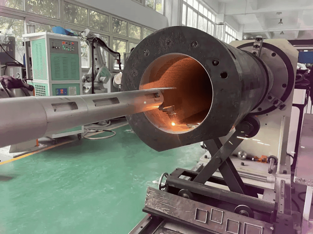 قطعة عمل الجدار الداخلي لبرميل آلة صب القوالب بالتكسية بالليزر