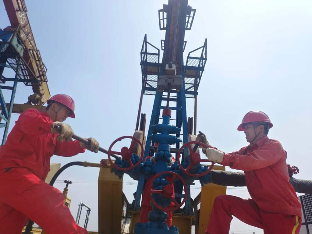 Produkcja powłok odpornych na zużycie metodą napawania laserowego dla elementów urządzeń wiertniczych i produkcyjnych w przemyśle naftowym